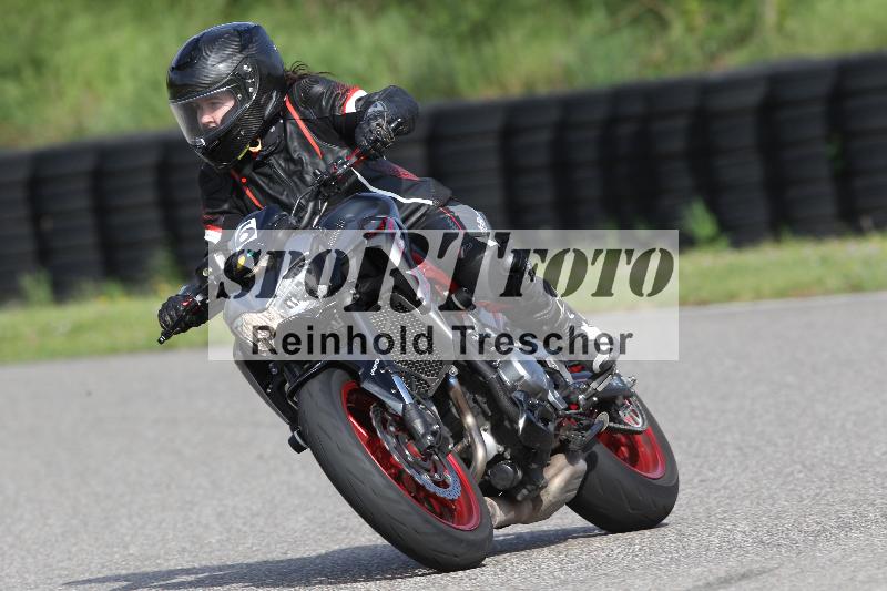 Archiv-2025/10 23.04.2025 Cornu Master School ADR/gruen-vert/6